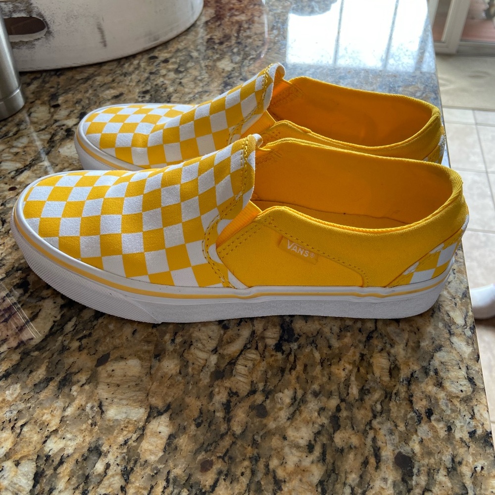 Women’s Vans Size 7